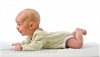 Малыш держит голову кривой Малыш держит голову кривой