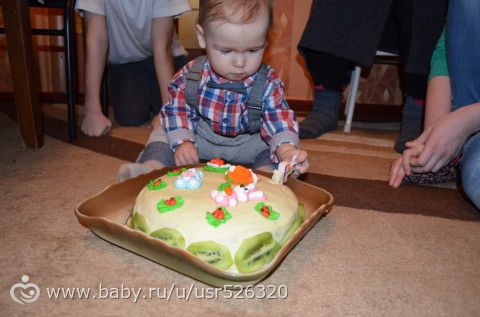 Годик подкрался незаметно