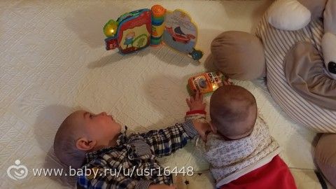 6 месяцев. У педиатра. Со старым Новым годом!