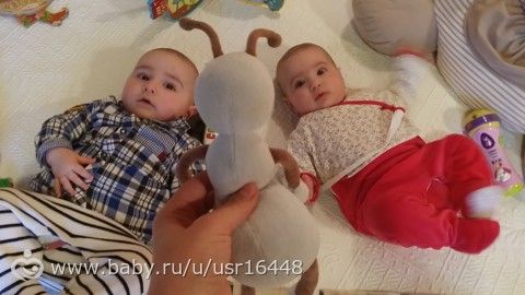 6 месяцев. У педиатра. Со старым Новым годом!