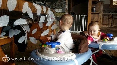 8 месяцев. Первый зуб. Прогулки на террасе. Наши &quot;пелюши&quot; и другие игрушки..