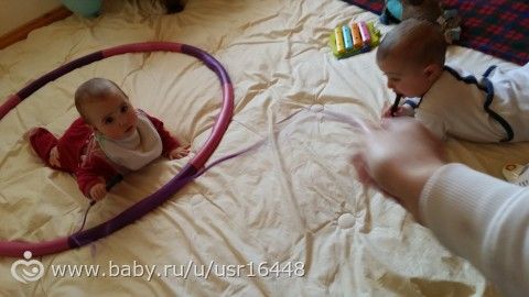 8 месяцев. Первый зуб. Прогулки на террасе. Наши &quot;пелюши&quot; и другие игрушки..