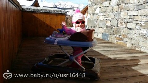 8 месяцев. Первый зуб. Прогулки на террасе. Наши &quot;пелюши&quot; и другие игрушки..