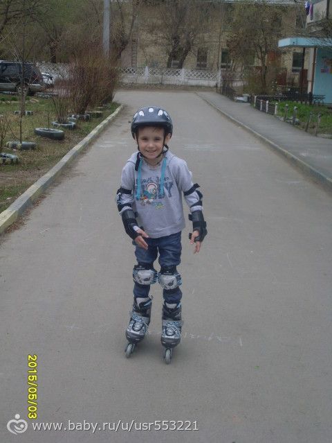 первый раз на роликах))