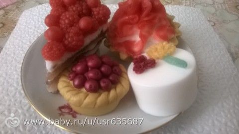 Вкусняшки и шапка :))))