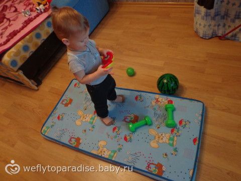 Все что приносит радость ребенку - наши игры и игрушки, отдых :)