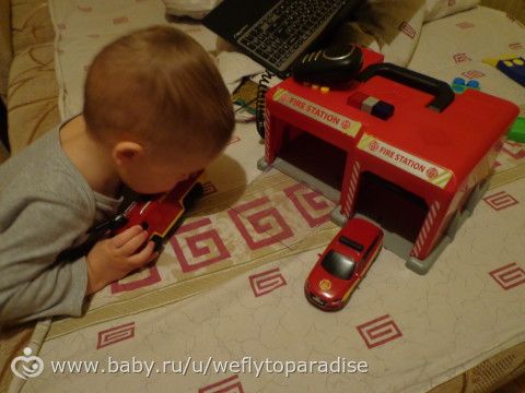Все что приносит радость ребенку - наши игры и игрушки, отдых :)