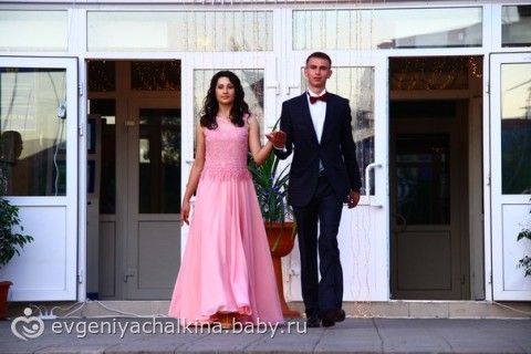 Я вернулась. С хвастиками. Платья на выпускной.
