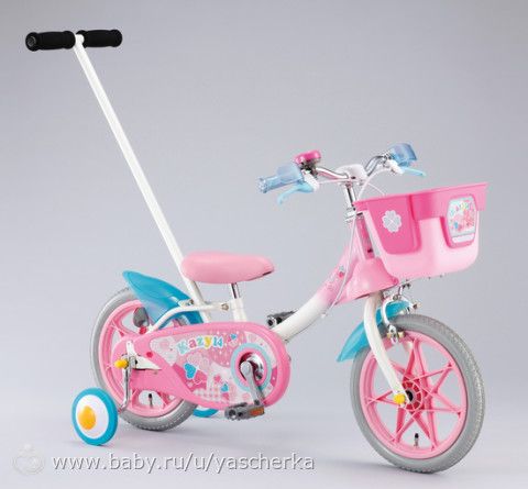 Велосипед для 2-годовалого ребенка: 3- или 4-колесный?