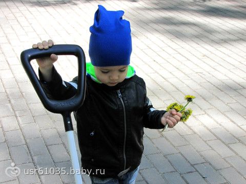Синяя шапулька)))