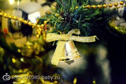 Доукрашала елочку