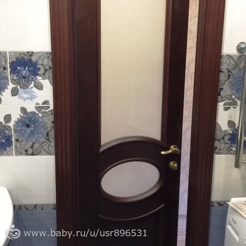 Двери в санузел со стеклянными вставками. Менять??