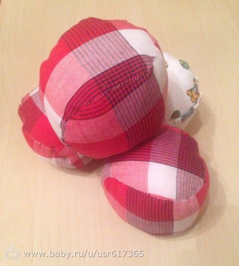 Делюсь опытом: как можно поиграть с мячиком ребенку 1-3 лет